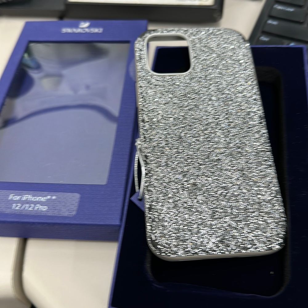 Swarovski iPhone 12 Pro. Original case